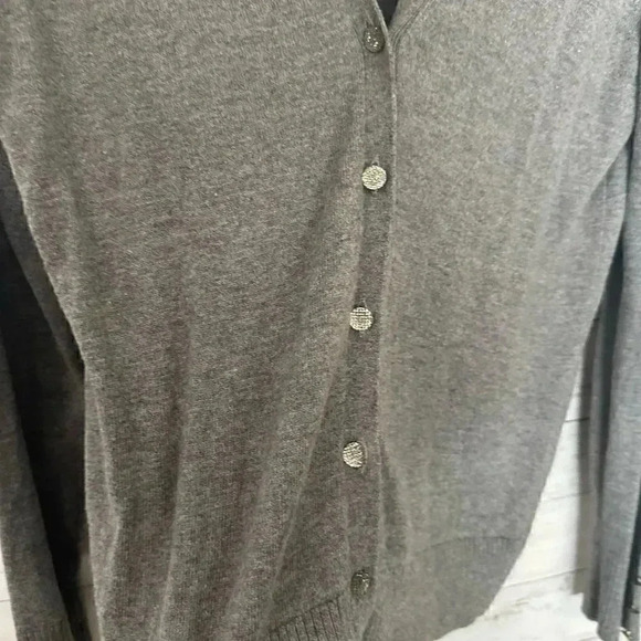New York & Company Grey Sweater Size L - Picture 3 of 5
